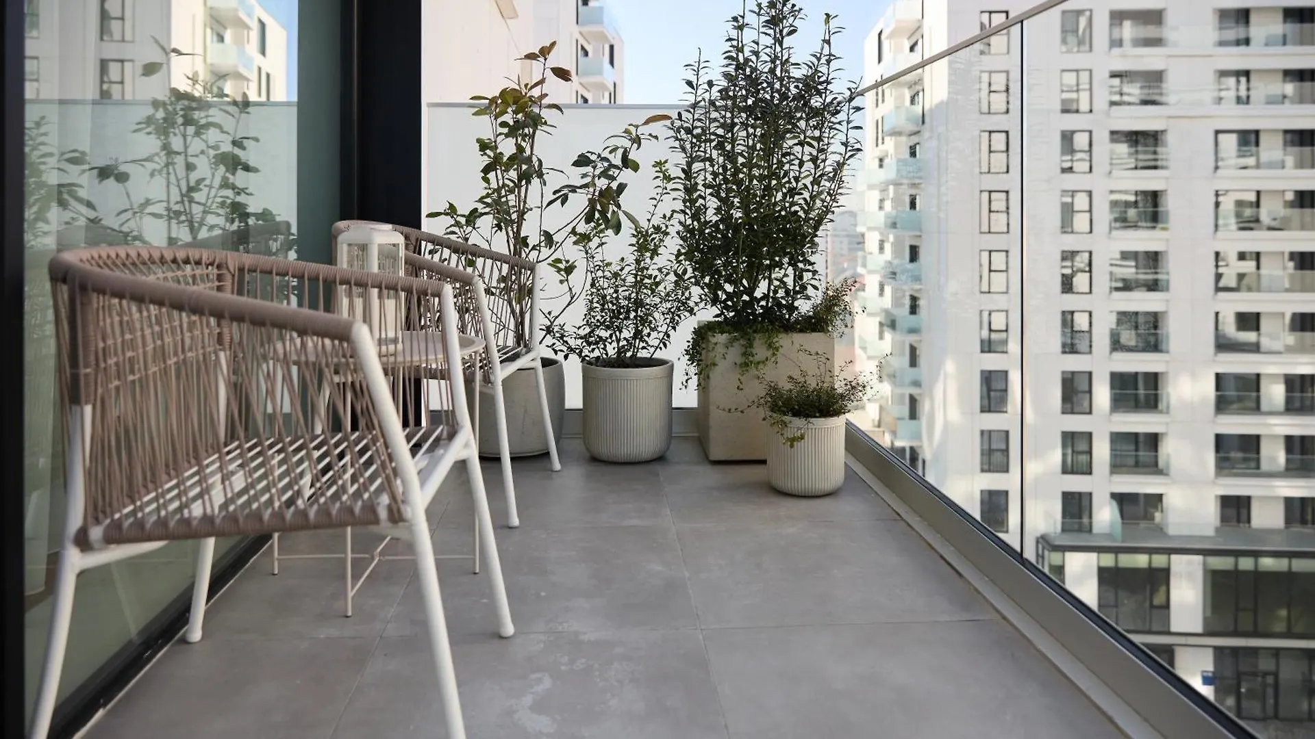 White I One Bedroom Apartment I One Cotroceni Park Bucharest 0*,  Romania