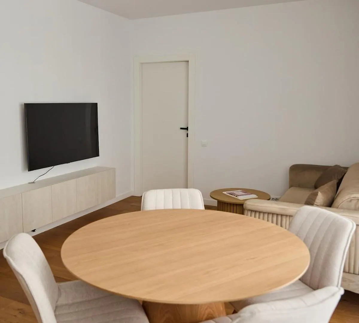 White I One Bedroom Apartment I One Cotroceni Park Bucharest