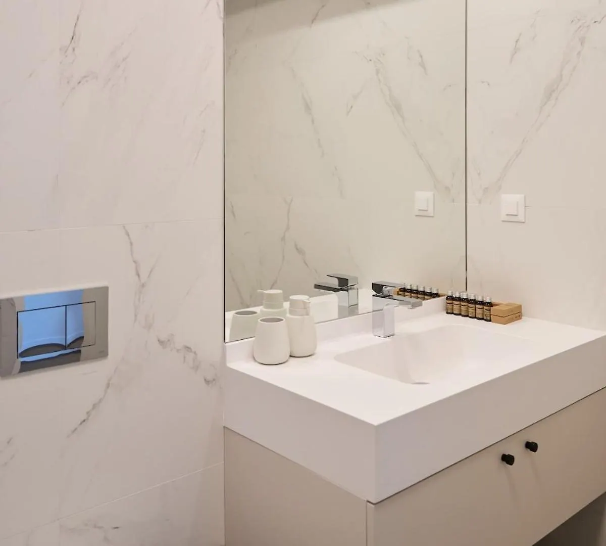 White I One Bedroom Apartment I One Cotroceni Park ブカレスト ルーマニア