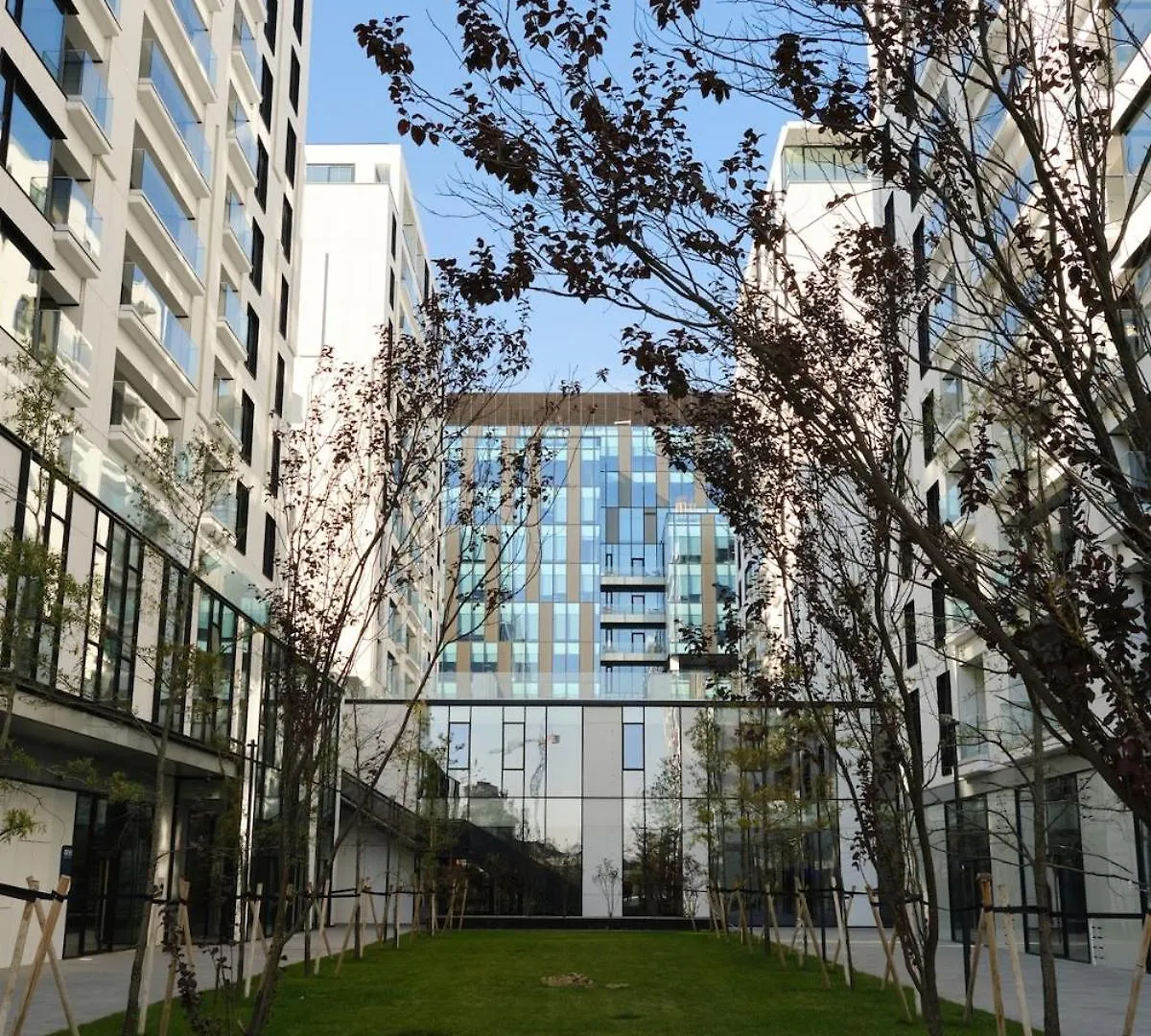 White I One Bedroom Apartment I One Cotroceni Park ブカレスト